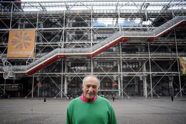 L'architecte britannique Richard Rogers devant le centre Georges Pompidou de Paris en novembre 2007.