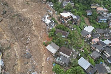 Dans la ville brésilienne de Petropolis, située au nord de Rio de Janeiro, un glissement de terrain a tué au moins 34 personnes.