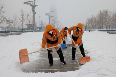 La neige est tombée en abondance sur Pékin et les sites olympiques, le 13 février 2022.