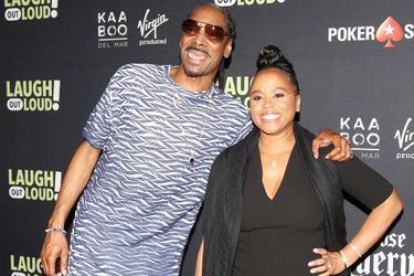 Snoop Dogg et sa femme Shanta Broadus au lancement de l&#039;évènement Laugh Out Loud de Kevin Hart à Los Angeles en 2017.
