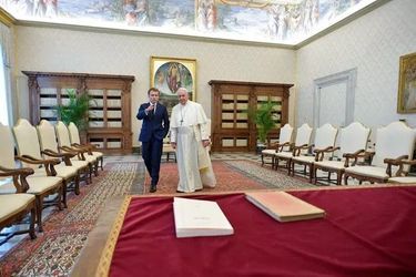 Emmanuel Macron et le pape François, le 26 novembre au Vatican. 