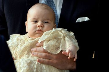 Sa naissance tant attendue a fait tourner en bourrique les médias du monde entier, l'été dernier. Le petit prince George, fils du prince William et de Kate, duchesse de Cambridge, sera un jour roi de Grande-Bretagne et d'Irlande du Nord.Comme le prince George a révolutionné la monarchie<br />
