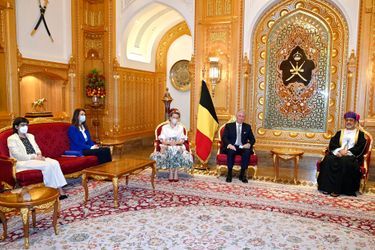 La reine Mathilde et le roi des Belges Philippe avec le sultan Haitham bin Tarik à Mascate, le 3 février 2022