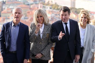Didier Deschamps, parrain de la collecte, Brigitte Macron, Christian Estrosi, maire de Nice et son épouse Laura Tenoudji, vendredi à Nice pour l&#039;opération Pièces jaunes. 