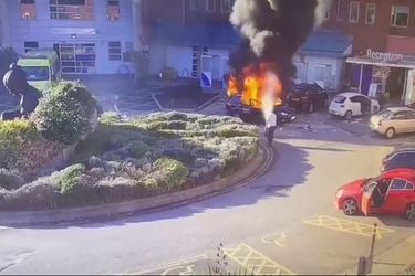 L&#039;explosion d&#039;un taxi devant un hôpital de Liverpool a été qualifiée lundi d&#039;&quot;acte terroriste&quot; par la police.