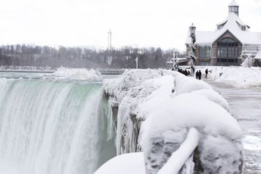 Les chutes du Niagara gelées, mercredi 26 janvier 2022.
