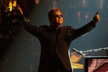 Elton John lors d&#039;un concert pour «The Million Dollar Piano» sur la scène du Caesars Palace à Las Vegas le 31 décembre 2016.