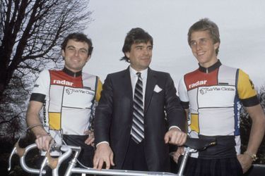 Bernard Tapie  entouré de Bernard Hinault et Greg LeMond.