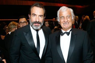 Jean Dujardin et Jean-Paul Belmondo aux Cesar en 2017.
