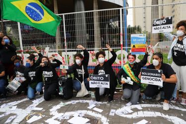 Protestation devant les locaux de Prevent Senior à Sao Paulo, le 30 septembre 2021.