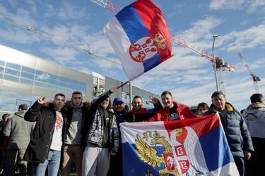 Les fans qui attentent Novak Djokovic, à Belgrade, le 17 janvier 2022.