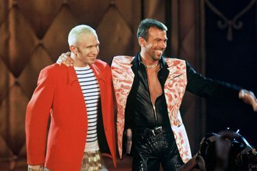 Thierry Mugler et Jean-Paul Gaultier lors du gala "Ballade d'Amour" pour soutenir la lutte contre le sida en 1992.