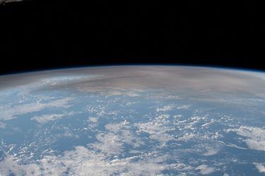 Les nuages de cendres du volcan Hunga Tonga photographiés depuis la Station spatiale internationale (ISS).
