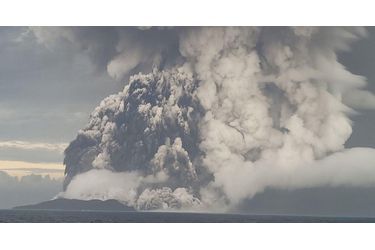 Explosion du volcan Hunga Tonga-Hunga Ha&#039;apai, au Royaume des Tonga