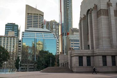 La ville de Sydney en Australie connait une flambée épidémique liée au variant Delta. 