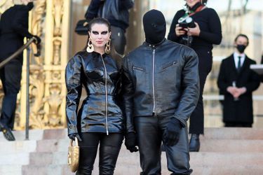 Julia Fox et Kanye West le 24 janvier 2022 à Paris.