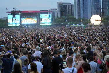 La foule présente à Chicago pour le deuxième jour du festival Lollapalooza. 