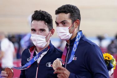 Benjamin Thomas et Donavan Grondin après leur victoire aux Jeux Olympiques de Tokyo le 7 août 2021
