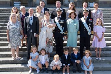 La photo de famille du prince Julian de Suède, le 14 août 2021, jour de son baptême à Drottningholm