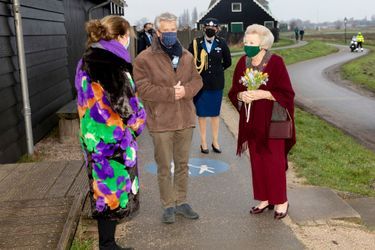 L'ex-reine Beatrix des Pays-Bas sur le site touristique de Zaanse Schans, le 15 janvier 2022