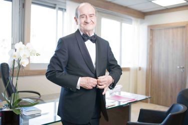 Le président Pierre Lescure dans son bureau du 3 e  étage du Palais des Festivals, le 10 juillet.