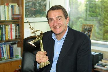 Jean-Pierre Pernaut remporte son troisième 7 d'or en octobre 2001.