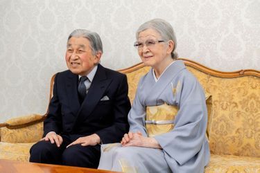 L'empereur émérite du Japon Akihito et l'impératrice émérite Michiko, le 13 décembre 2021. Photo diffusée le 1er janvier 2022 