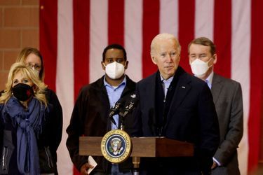 Joe Biden à la rencontre de sinistrés dans l&#039;Etat du Colorado, une semaine après de violents incendies qui y ont détruit près d&#039;un millier de maisons.