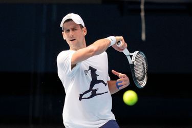 Novak Djokovic sur un des courts de l'Open d'Australie, le 11 janvier 2022.