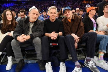 Jon Stewart, Ben Stiller et Pete Davidson le 12 janvier 2022 à New York.