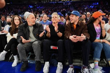 Jon Stewart, Ben Stiller et Pete Davidson le 12 janvier 2022 à New York.