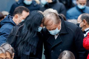 Sylvie Ortega Munoz et Daniel Lauclair lors des obsèques des frères Bogdanov à l'église de la Madeleine à Paris le 10 janvier 2022.