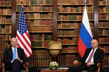 Joe Biden et Vladimir Poutine lors du sommet Etats-Unis - Russie, à Genève, mercredi 16 juin 2021. 