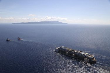 L&#039;opération de renflouement du Costa Concordia, en septembre 2013.