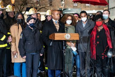Le maire de New York a fait une déclaration devant les médias après la tragédie.