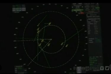 Une image de l'écran radar où apparaissent les objets non identifiés extraite de la vidéo partagée par  Jeremy Corbell.