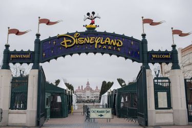 L'entrée du parc Disneyland Paris.