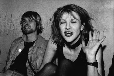 Amants terribles ultra médiatisés, Kurt Cobain et Courtney Love se marient en février 1992 avant d'accueillir en août leur fille Frances. En parallèle, le chanteur poursuit sa tournée avec Nirvana.