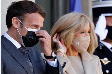 Emmanuel et Brigitte Macron ici à l'Elysée le 26 avril. 