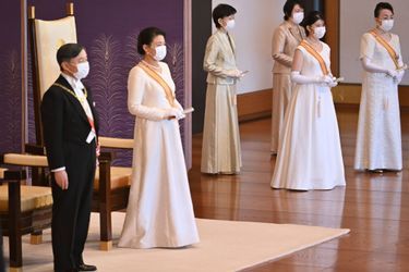L'empereur Naruhito du Japon et l'impératrice Masako avec, à leur gauche, leur fille la princesse Aiko à Tokyo, le 1er janvier 2022