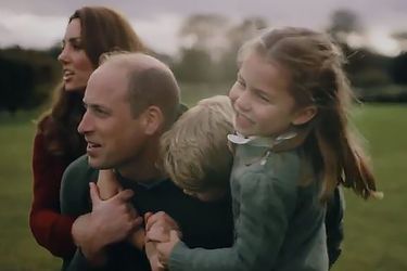 A l'occasion de leurs dix ans de mariage, William et Kate ont partagé jeudi une vidéo filmée avec leurs trois enfants. 