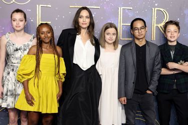 Angelina Jolie avec ses enfants Shiloh, Zahara, Vivienne, Maddox et Knox à l&#039;avant-première du film «Les Eternels» à Londres en octobre 2021