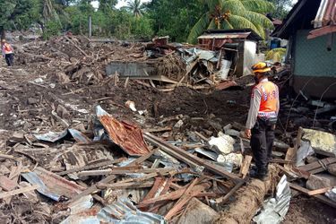 Avril : Des inondations et crues soudaines dans le sillage des pluies torrentielles provoquées par le cyclone tropical Seroja ont semé le chaos dans les zones situées entre Florès, en Indonésie, et le Timor oriental, poussant des milliers de personnes à rechercher un abri dans des centres d&#039;accueil. La catastrophe a fait au moins 110 morts.