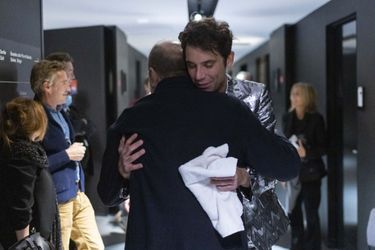 Eric Dupond-Moretti et Mika dans les coulisses de la Philharmonie de Paris en octobre 2021