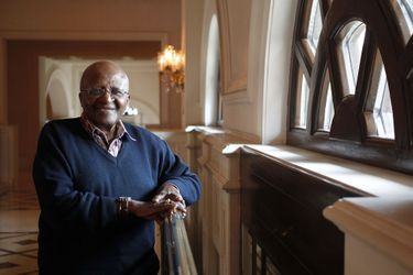 Desmond Tutu a New Delhi en Inde en novembre 2013