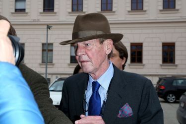 Lle prince Ernst August de Hanovre quitte le tribunal régional de Wels, le 23 mars 2021