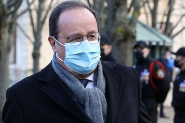 François Hollande le 11 mars lors d'une cérémonie aux Invalides à Paris. 
