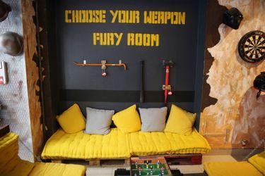 La Fury Room, équipée pour frapper.