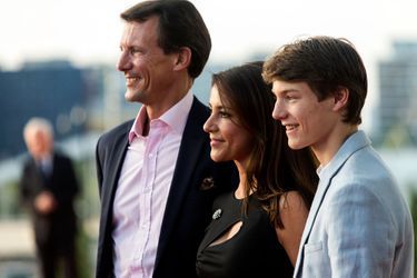 Le prince Felix de Danemark avec son père le prince Joachim et sa belle-mère la princesse Marie, le 27 mai 2018