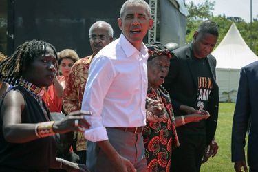 Barack Obama et sa grand-mère Sarah, en juillet 2018.